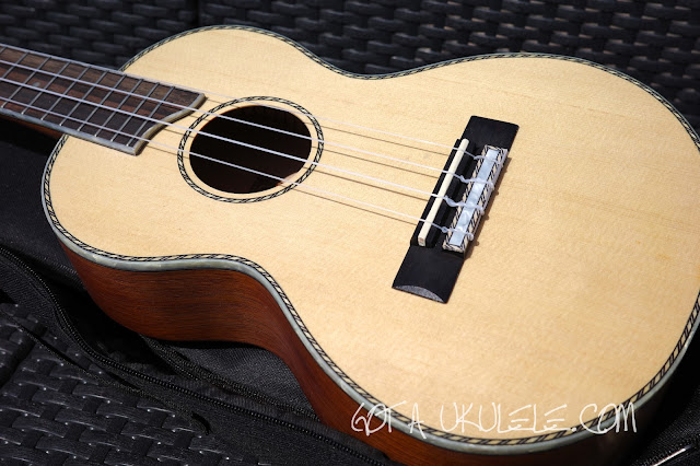 Mahalo Pearl MP3 Tenor Ukulele body