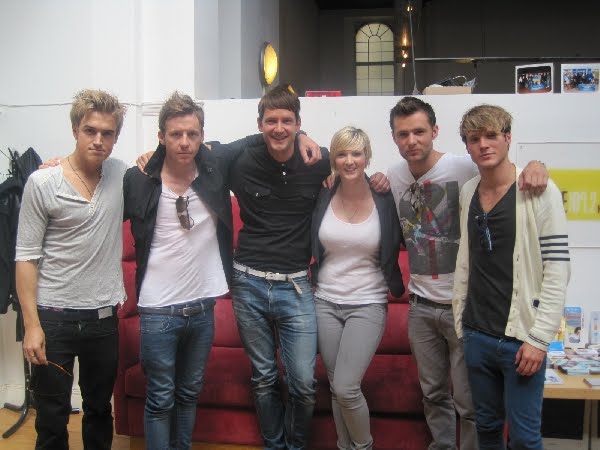 Los fans de Mcfly podr n escuchar la entrevista en breve en el show 