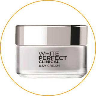 L'Oreal Paris White Perfect Clinical Day Cream SPF 19 PA ++ Get the benefits in eight weeks. Want to feel the discoloration of black spots faster? L'Oreal Paris contains Pro-Vanish 3 active ingredients which are claimed to lighten skin in just eight weeks. In a short time, you will find the black spots on your face are getting smaller.  For oily skin owners, you can also use this cream. It contains salicylic acid which can help control excess oil production. In addition, this cream also helps to regenerate your skin so that it looks brighter and healthier.