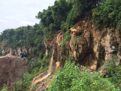 Pesona Curug Batu Templek, Wisata Air Terjun Tak Jauh Dari Kota Bandung