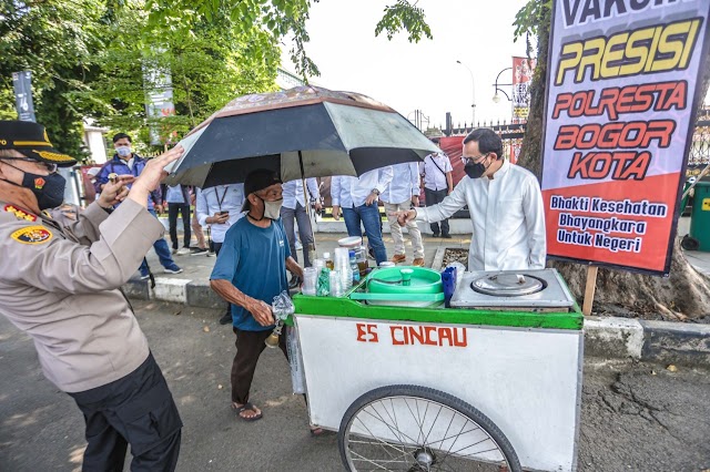 Dikira Razia Ganjil Genap, Ternyata Petugas Tawari Vaksinasi Gratis Bagi Pengendara