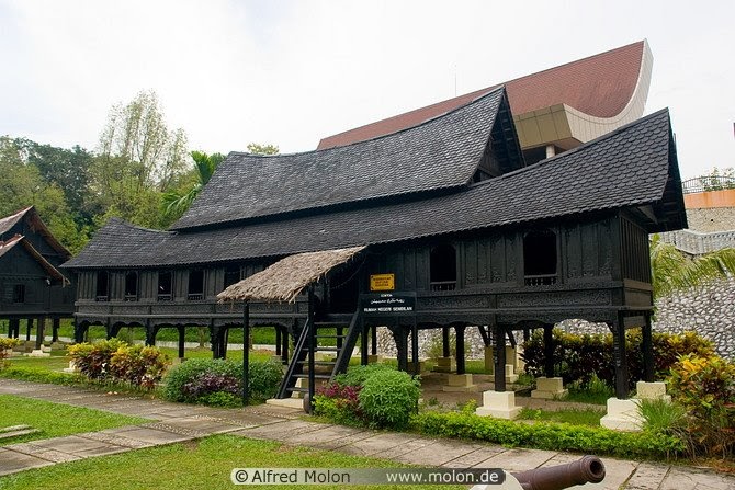 rumah minangkabau negeri sembilan