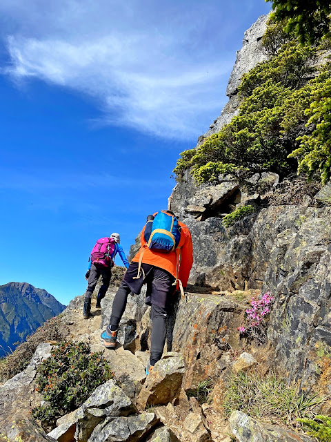 往小霸尖山