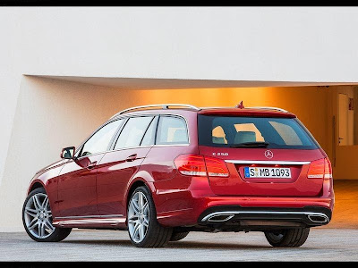  interior Mercedes-Benz E-Class Estate model year 2014