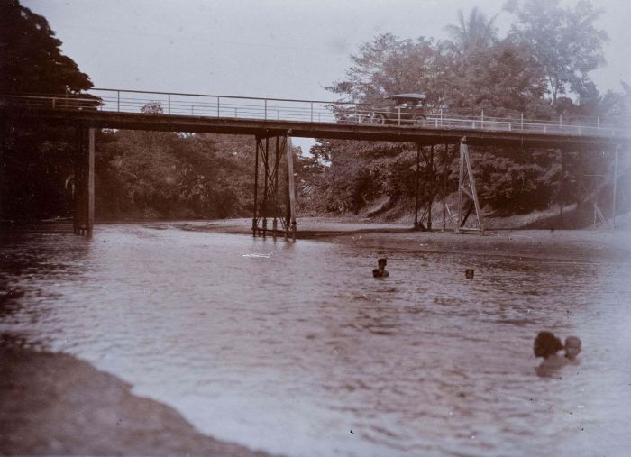 Kebun Rosella: Waterwork of Pamarayan on Dutch's Photography