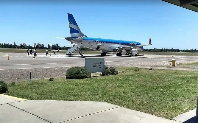 Zamarbide solicita que Transporte y Aerolíneas expliquen por qué es más caro viajar a Buenos Aires desde San Rafael que desde Mendoza