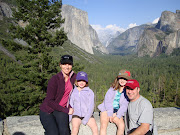 At Tunnel View looking down the Yosemite Valley (dsc )