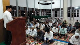 Silahturahmi Ramadhan, Sekda Kabupaten Tolitoli Serahkan Bantuan Ke Pegawai Syar'i Masjid Nurul Huda