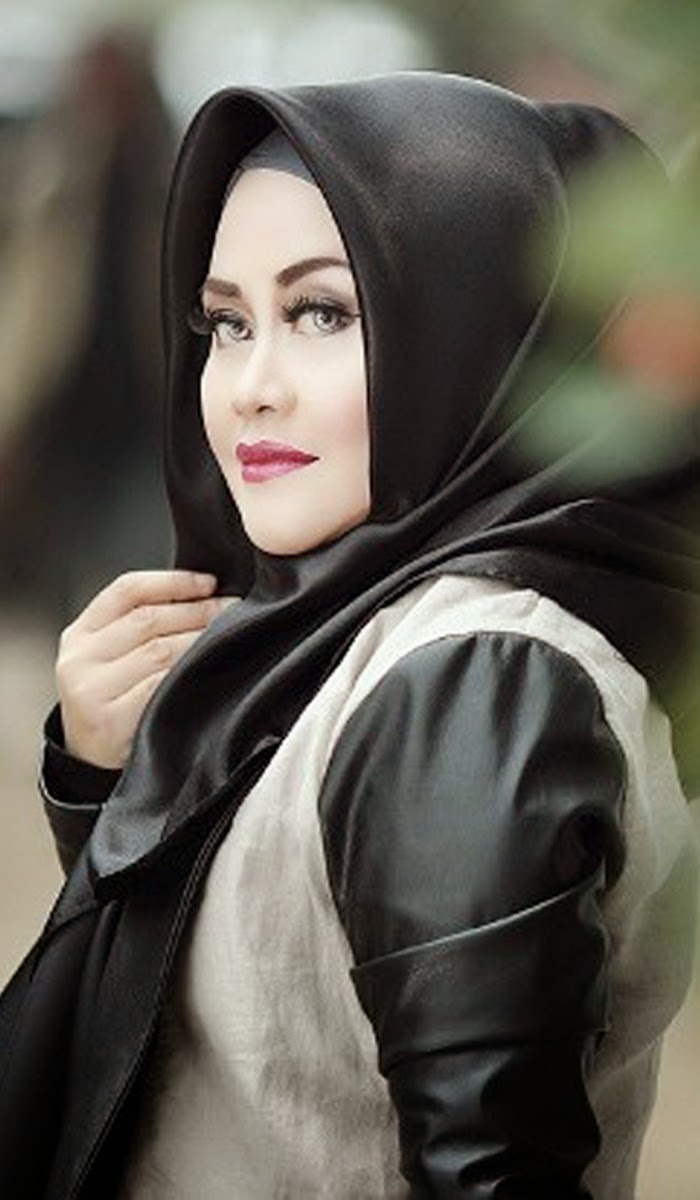  Desain  Fashion Busana Hijab Hitam  dan Putih  Butik Busana 