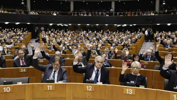 Eurodiputados instan a la dictadura de Venezuela a respetar "la separación de poderes" 