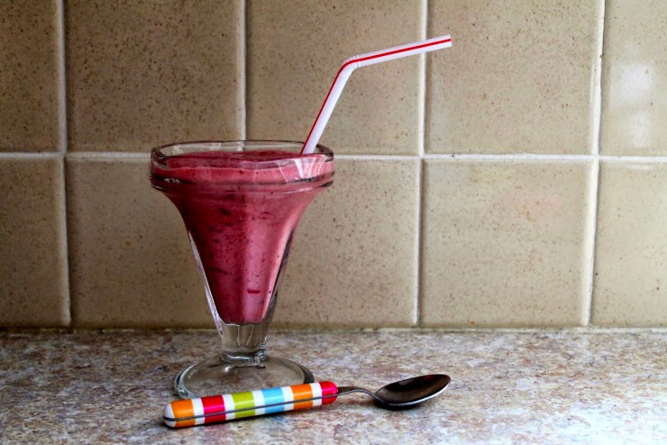 Healthy cranberry mango smoothie. Easy to make and perfect for a tasty breakfast.