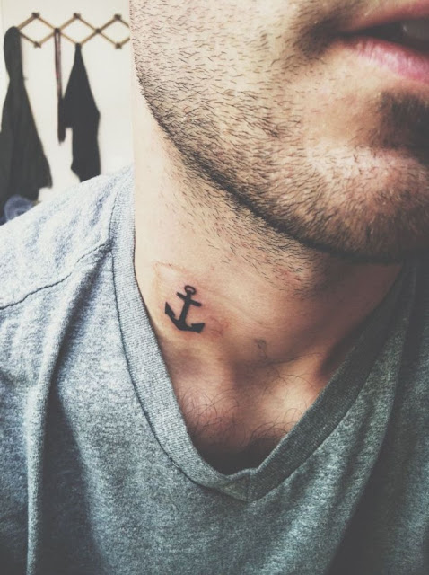 Mini tatuagens masculinas