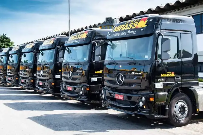 Caminhões Mercedes-Benz Actros do Grupo Mirassol