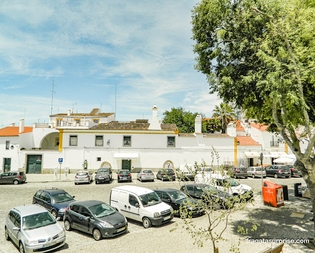 Estacionamento no Centro Histórico de Évora, Portugal