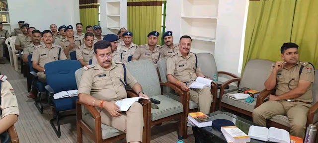 पौड़ी पुलिस के अधिकारी/कर्मियों को दिया जा रहा है भारत के नये कानूनों का प्रशिक्षण