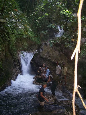 Air+Terjun+Tujuh+Tingkat+Batang+Koban, Ada Pelangi Abadi di Air Terjun Kuansing