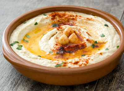 Schüssel mit Hummus