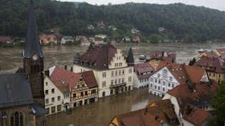 Река Елба в Германия е скъсала дига