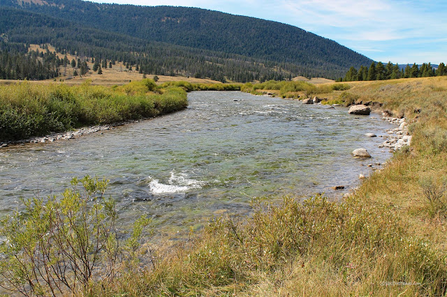 Gallatin River canyon Montana geology river rafting rocks Yellowstone National Park copyright RocDocTravel.com