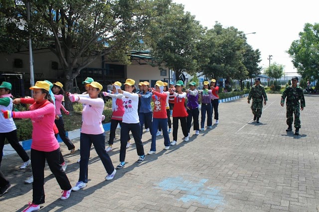 PULUHAN KARYAWAN PT. SRITEX TINGKATKAN LATIHAN PASKIBRA