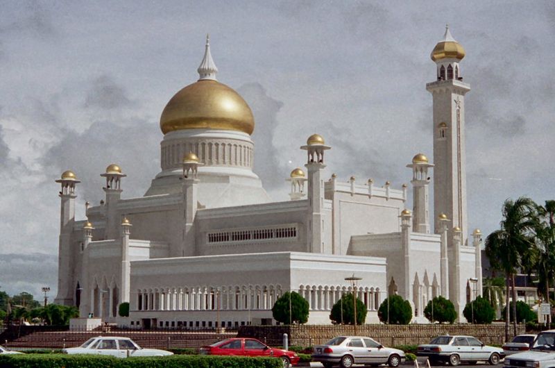 ADA dua masjid negara yang terdapat di Brunei Darussalam yaitu Masjid Sultan
