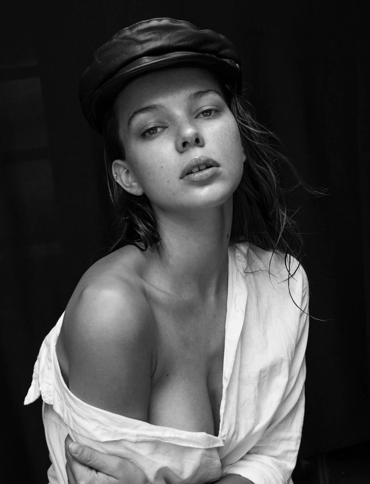 Russian model Vika Radchenko hot naked photo shoot