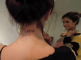 selena gomez se tatuo