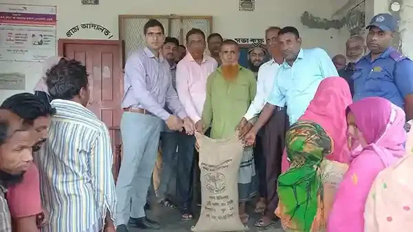 ইসলামপুরে অসচ্ছল ৫০,৬৮২ পরিবার পাচ্ছে ভিজিএফ চাল