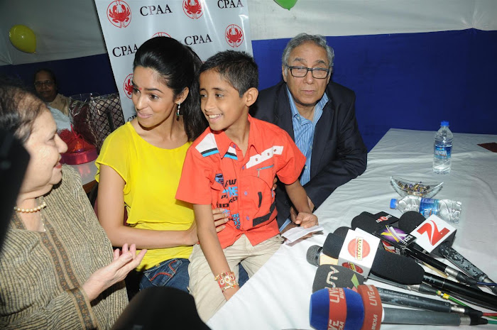 mallika sherawat visits cancer patients aid ociation. unseen pics