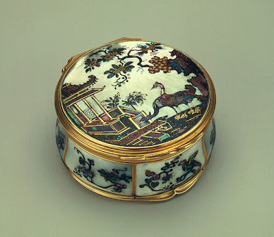 antique snuff box