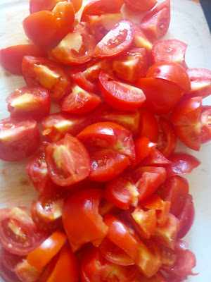 chop tomatoes for tomato sauce 