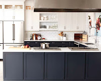 Cabinet in black with marble countertop