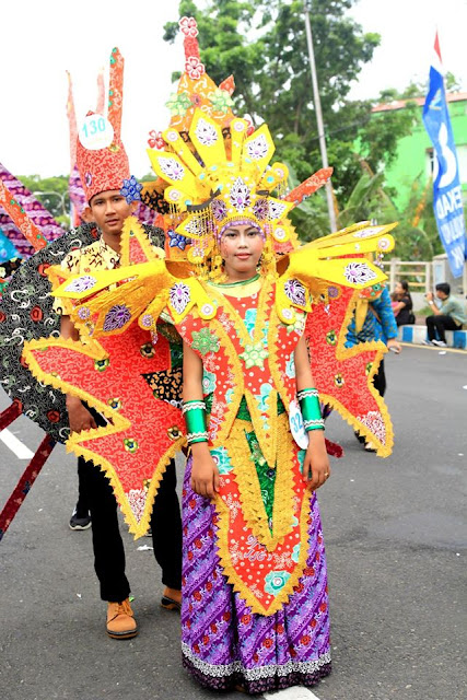  Gambar  Kumpulan Desain Baju  Karnaval Batik Besurek 