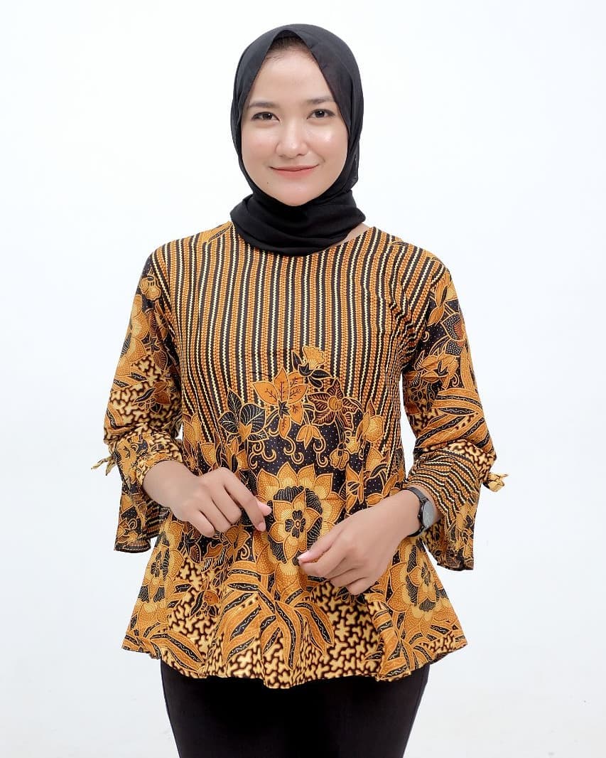 Model Baju Batik Wanita Islami Kekinian dan Modern