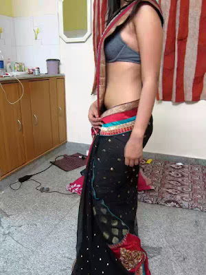 Married Aunty Hot Saree and Blouse