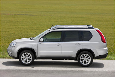 Economical and convenient: Facelift for 2011 Nissan X-Trail