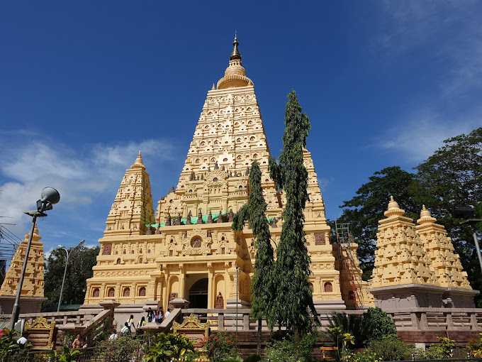 Kyaik Paw Law Pagoda