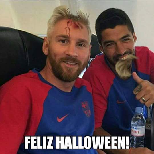 Lionel Messi si Luis Suárez de Halloween