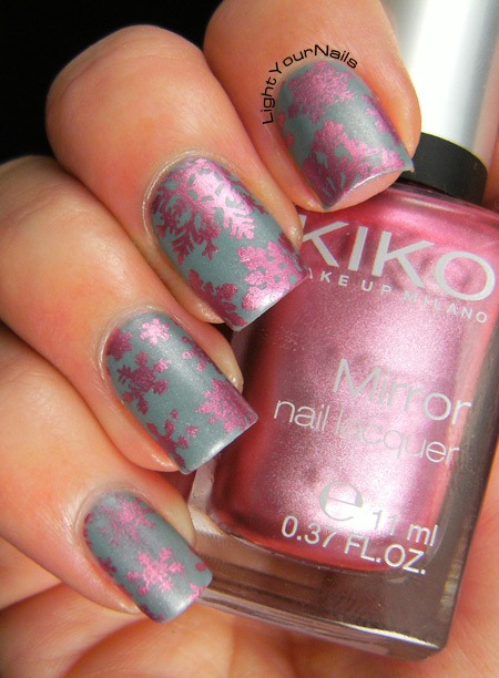 Pink snowflakes nailart stamped with QA86 plate matte