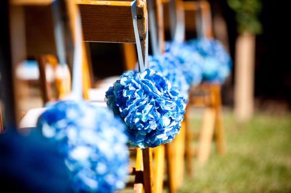 How about these royal blue weddings LOVELY