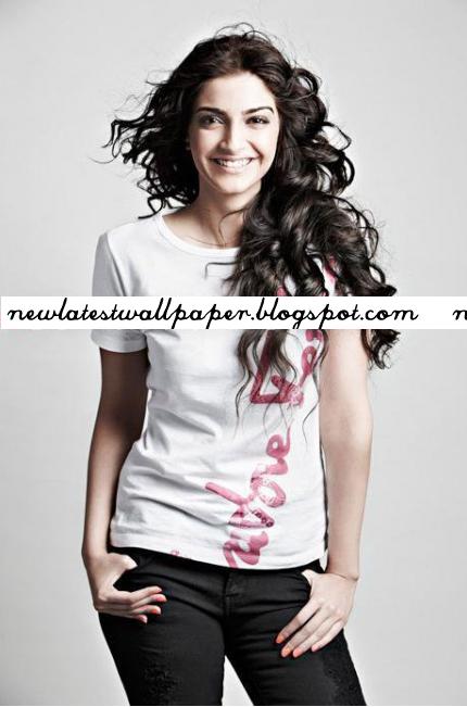 Latest Wallpapers Of Sonam Kapoor. Sonam Kapoor in tarun khiwal