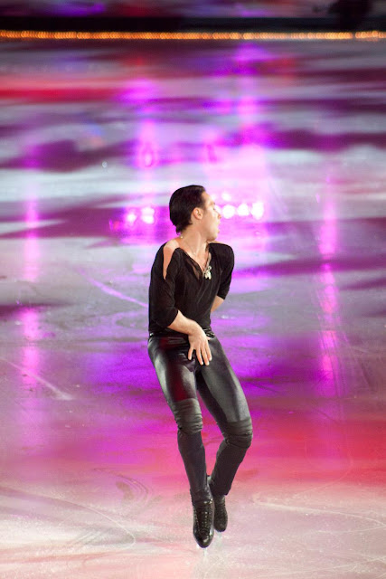 Johnny Weir. Photo © Paula Hughes @ Binky's Johnny Weir Blog.