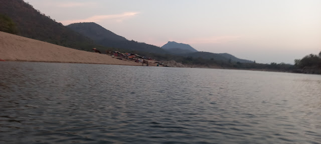 Sandy beach on the Kaveri river