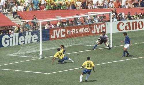 Romário erra gol incrível na prorrogação final da copa do mundo 1994 