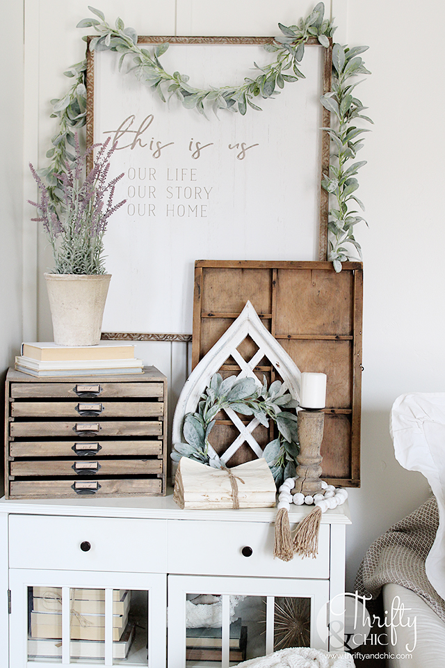 Farmhouse spring decor. Spring decorating ideas for the home. Easy spring decor. Living room spring decor. Modern farmhouse living room. Spring mantel. Floor to ceiling board and batten diy. Shiplap and board and batten ideas.