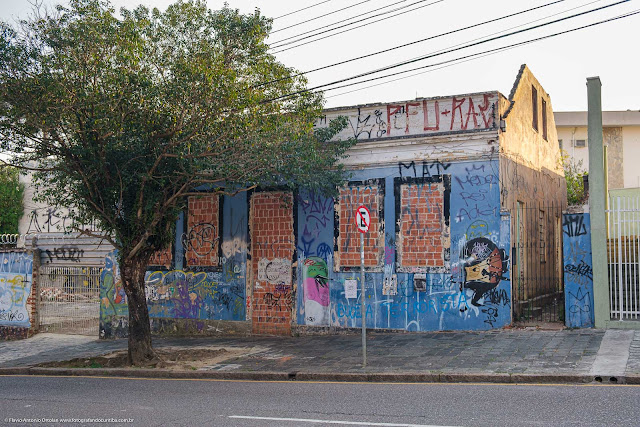 Casa, que é Unidade de Interesse de Preservção, na Rua Trajano Reis