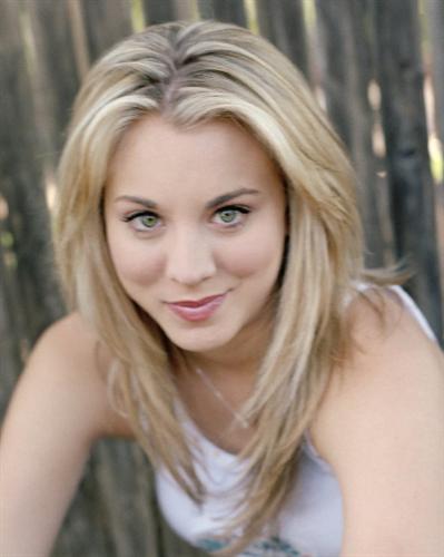 Kaley Cuoco  Hairstyles Photos 37ARd