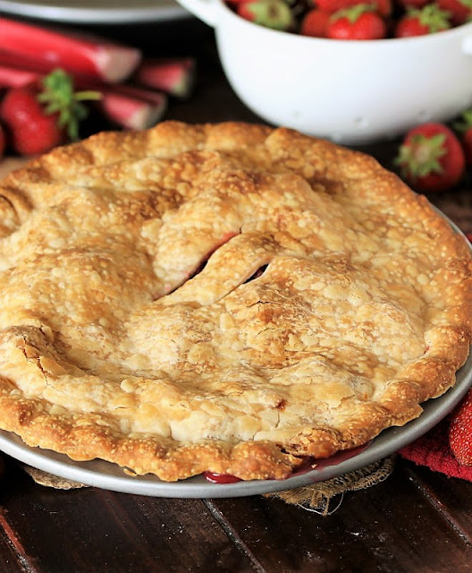 Baked Strawberry Rhubarb Pie Image