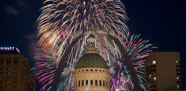 4th Of July 2017 Parades Fireworks In St Louis