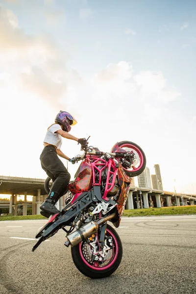 Motociclismo acrobatico